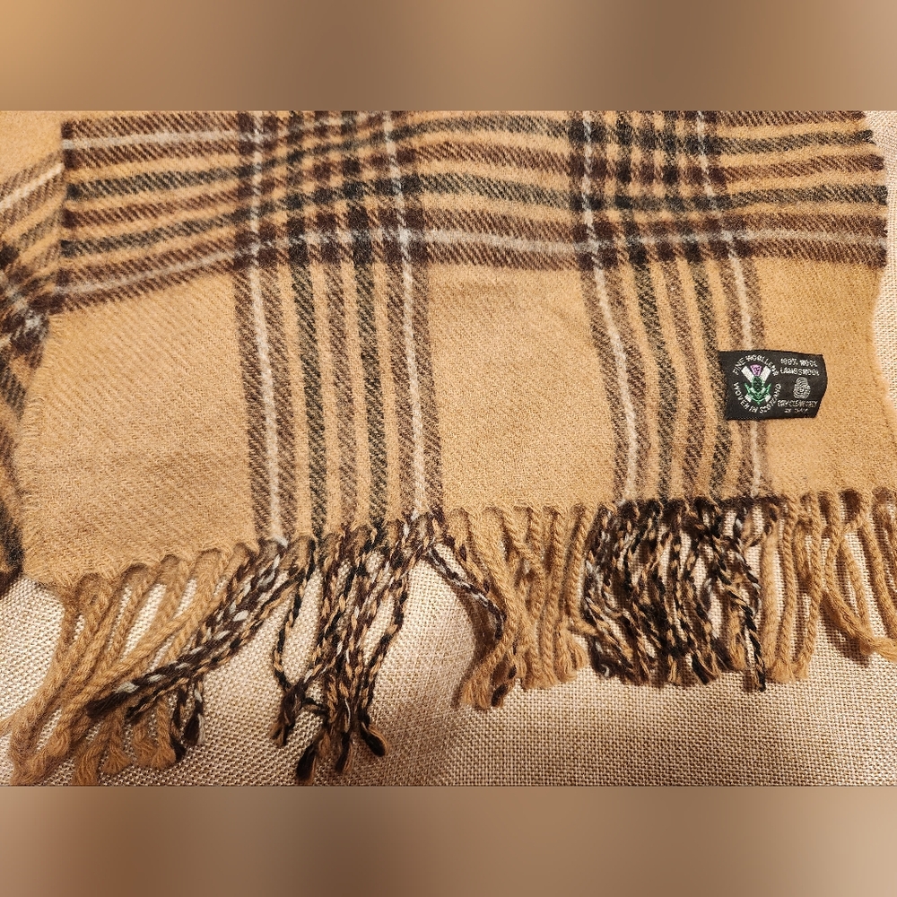 Fine Woollens Beige & Brown Plaid Lambs Wool Scarf Made In Scotland Unisex - Picture 8 of 9